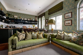 Old Town Luxury, By The Sea
